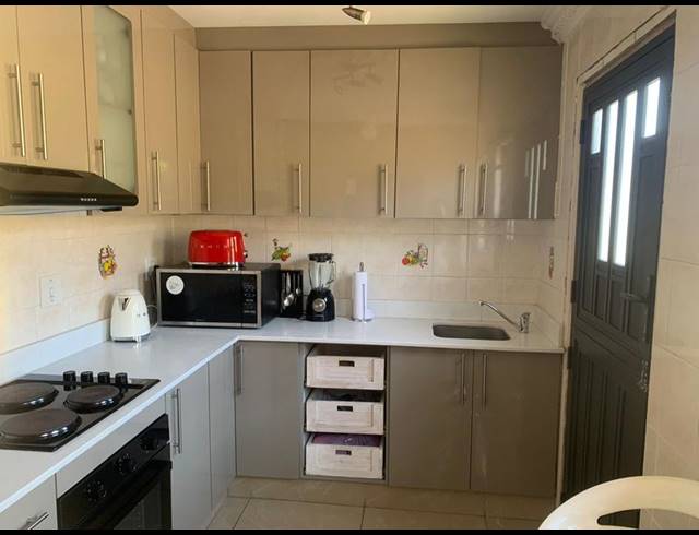 3 BEDROOM PROPERTY TO RENT IN SEA VIEW